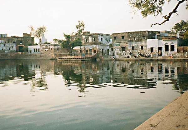 radha-kunda-3