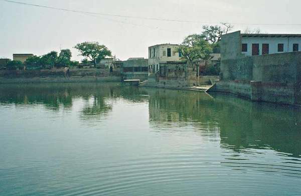 radha-kunda-3