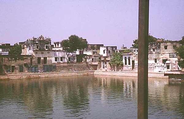 radha-kunda-3