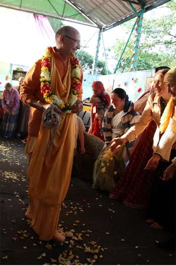 Фото с ретрита ЕС Бхакти Вигьяна Госвами в Днепропетровске