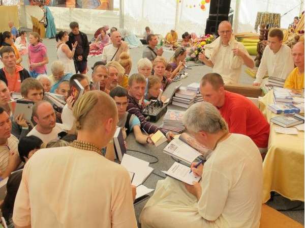 ЕМ Чайтанья Чандра Чаран Прабху, интервью о марафоне Шрилы Прабхупады, ноябрь, 2011