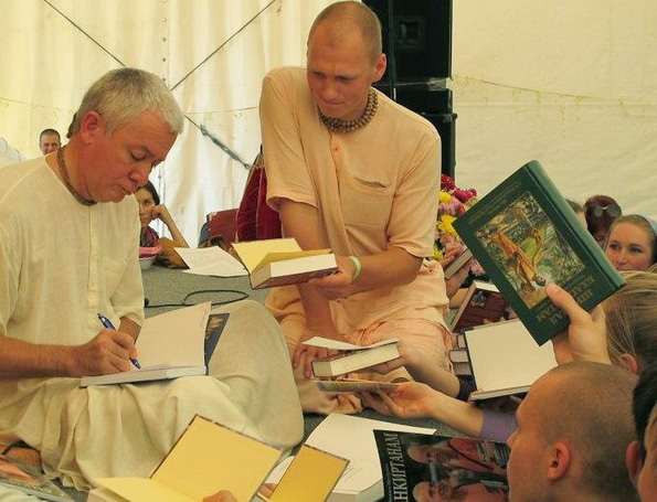 ЕМ Чайтанья Чандра Чаран Прабху, интервью о марафоне Шрилы Прабхупады, ноябрь, 2011