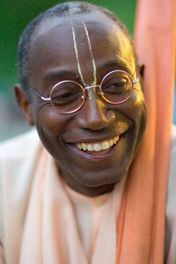 ЕС Бхакти Тиртха Свами, Путешествие в бесконечность