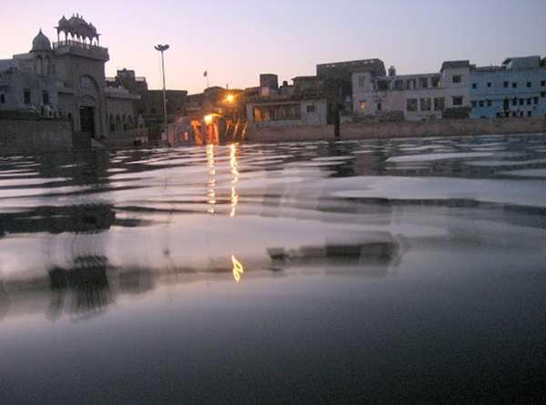 Игры на Радха-кунде, часть 1