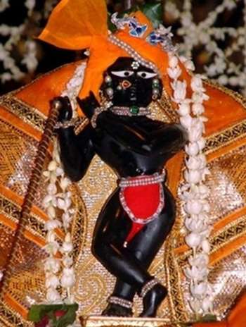 Божество Шри Шри Радхи-Раманы