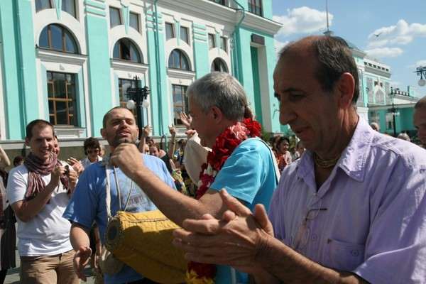ЕМ Чайтанья Чандра Чаран Прабху, Они не понимают, в чем особенность Прабхупады
