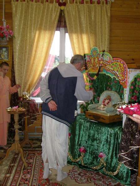 ЕМ Чайтанья Чандра Чаран Прабху, Они не понимают, в чем особенность Прабхупады