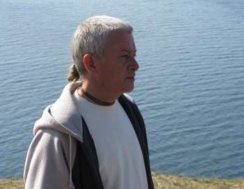 ЕМ Чайтанья Чандра Чаран Прабху, Проблемы праведников и грешников 