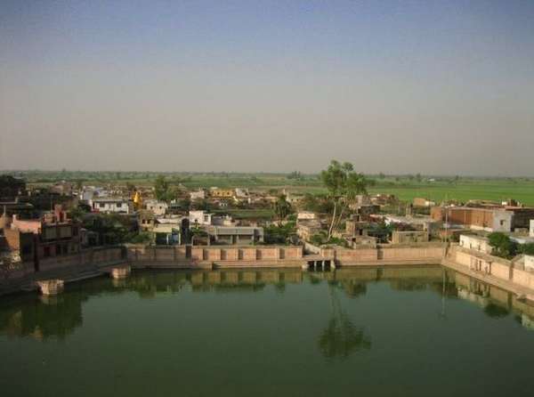 Шри Шри Радха-Шьяма Кунда