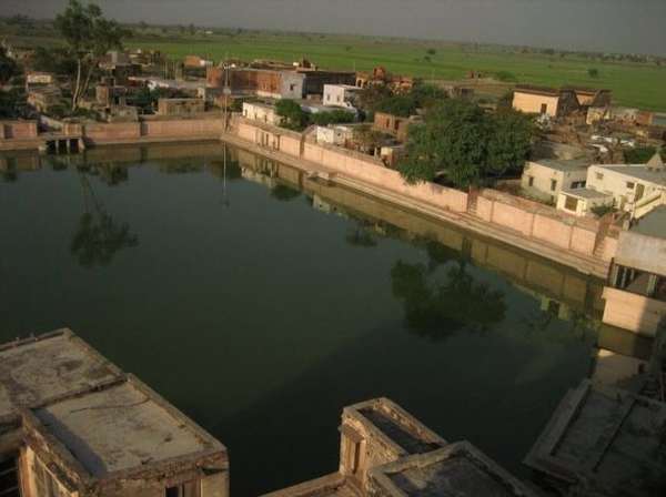 Шри Шри Радха-Шьяма Кунда